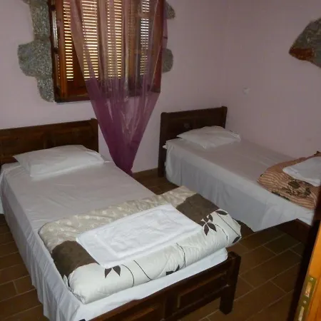 αλωνι Feriehus Riglia